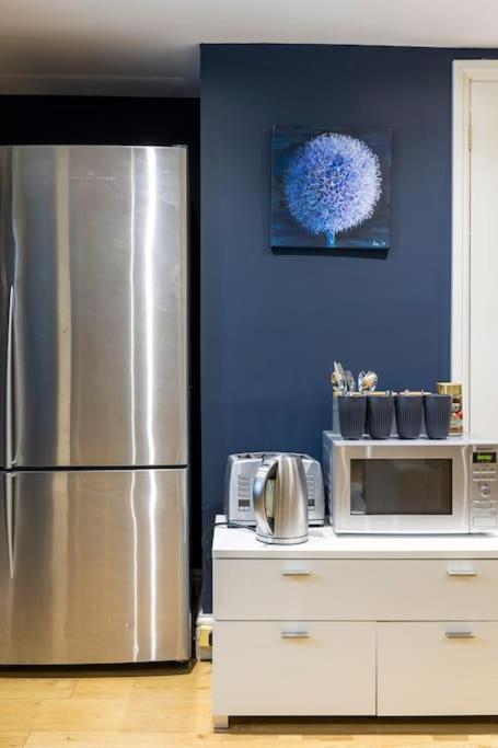 2 Double Bedroom Large Modern Self Contained Apartment Free Parking Кэмберлей Экстерьер фото
